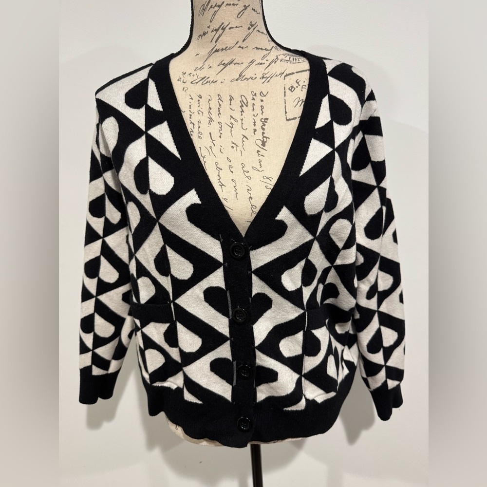 Sioni Black and White Abstract Heart Pattern Cardigan Sweater Size small/medium